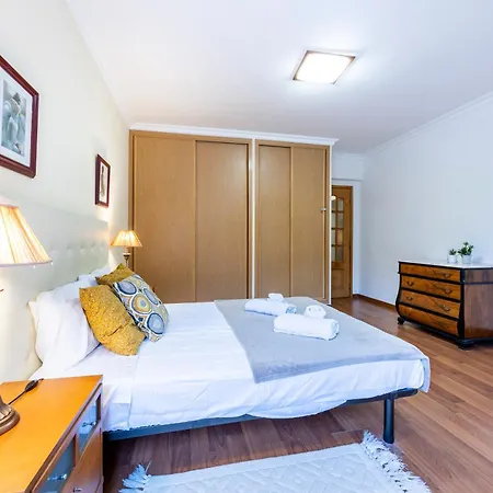 Apartament T2 Patio Da Rocha - 500m Da *