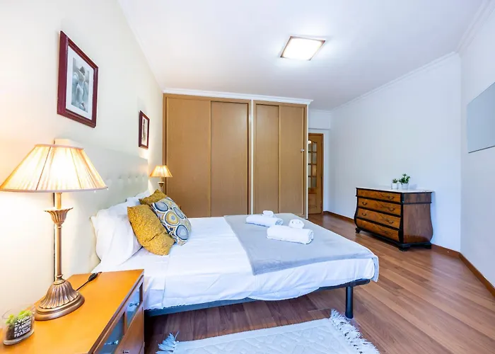 Apartament T2 Patio Da Rocha - 500m Da *