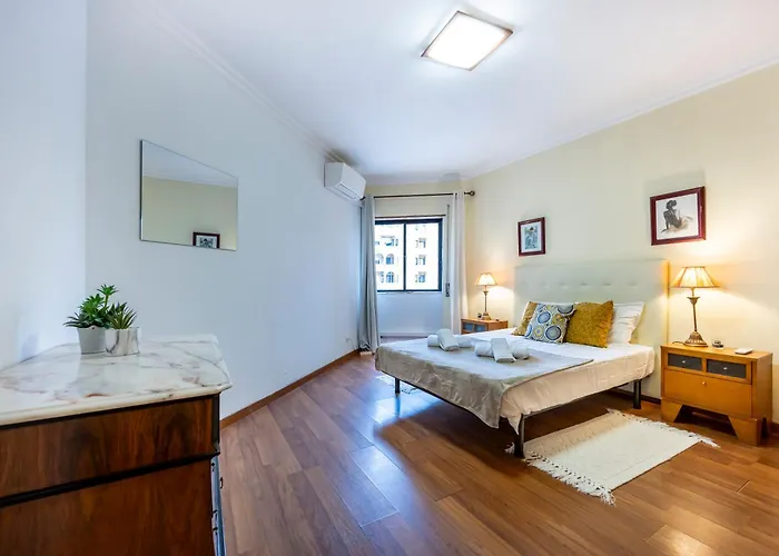 Apartament T2 Patio Da Rocha - 500m Da *